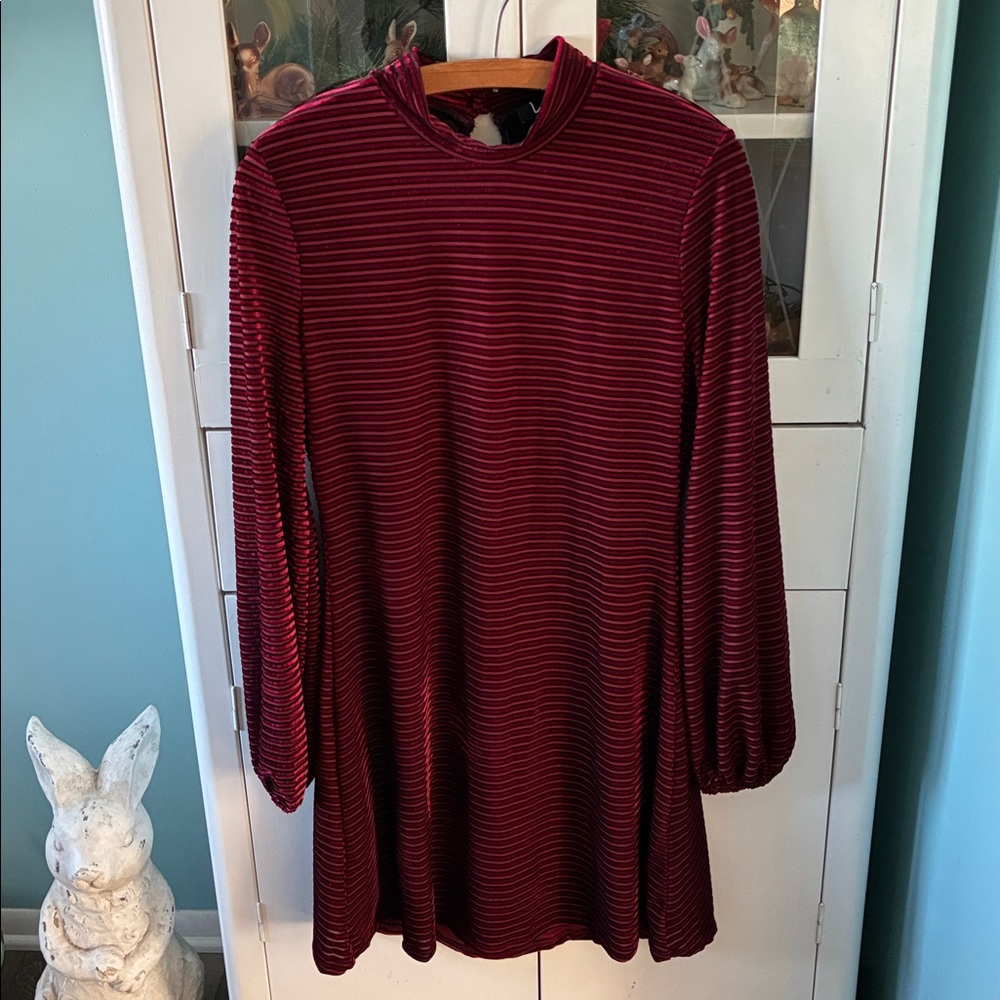 Lulus sz M Striped Long Sleeve Velvety Dress euc